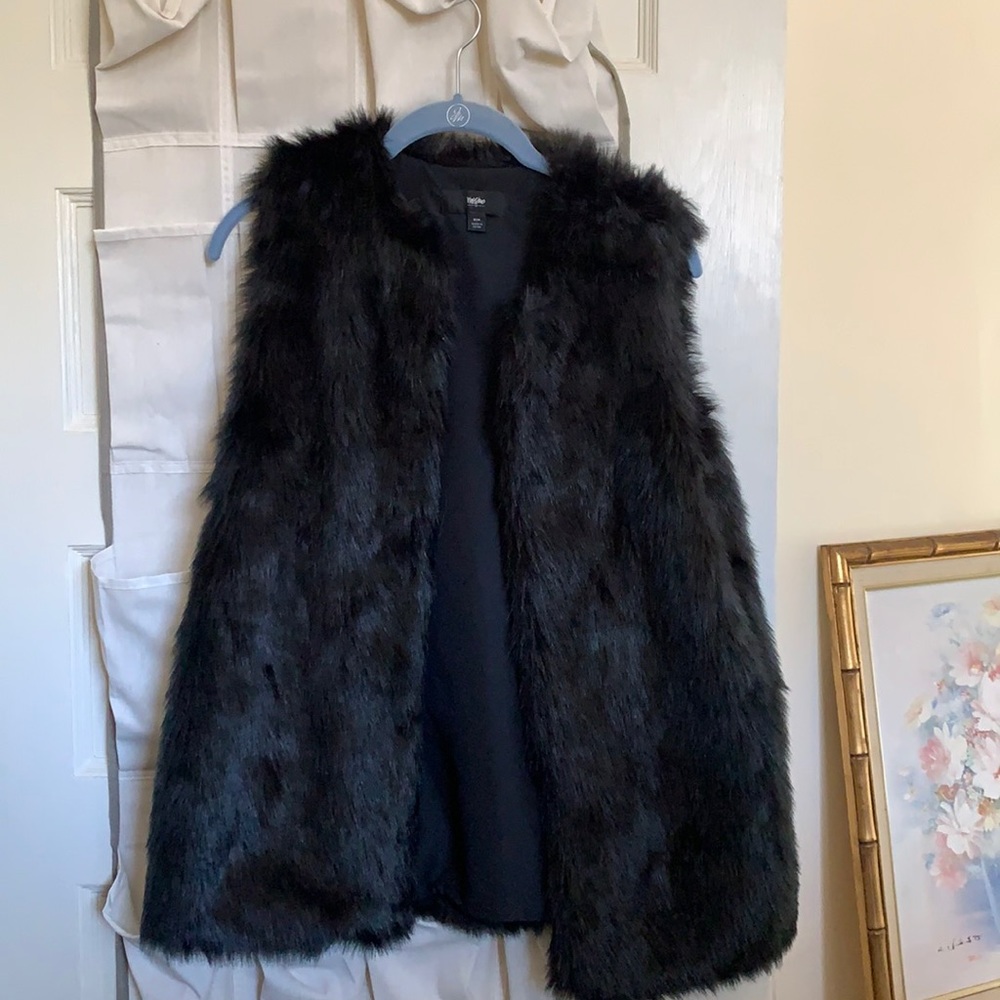 Black faux fur vest